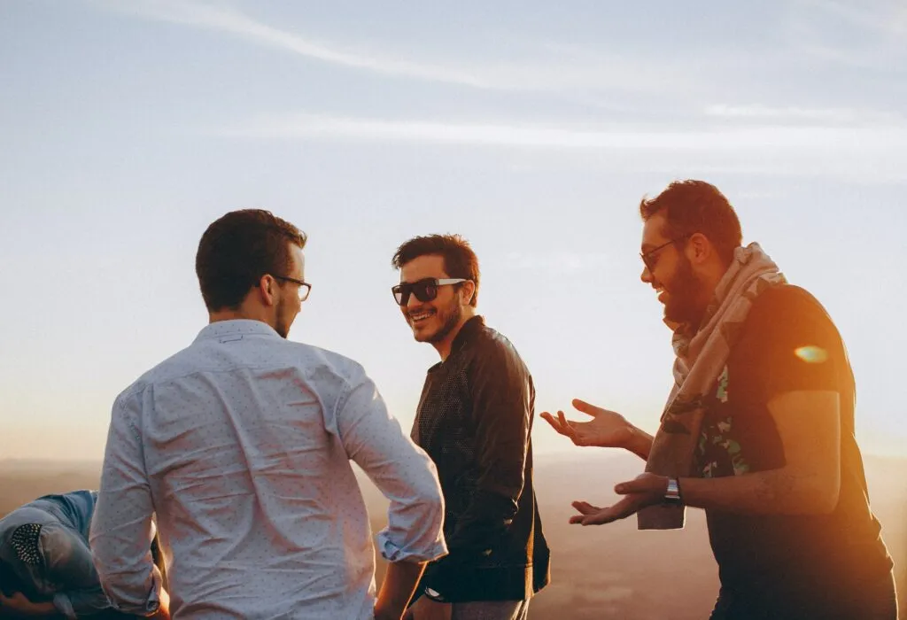 Le migliori idee per sfidare gli amici con il gioco degli obblighi